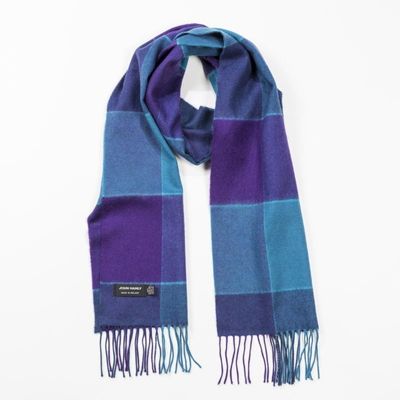 John Hanly Merino Wollen Sjaal Blauw Paars Blokruit Foto van John Hanly Merino Wollen Sjaal Blauw Paars Blokruit