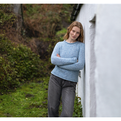 Fisherman out of Ireland Roll Neck Damestrui Blue Mist Foto van Fisherman out of Ireland Roll Neck Damestrui Blue Mist