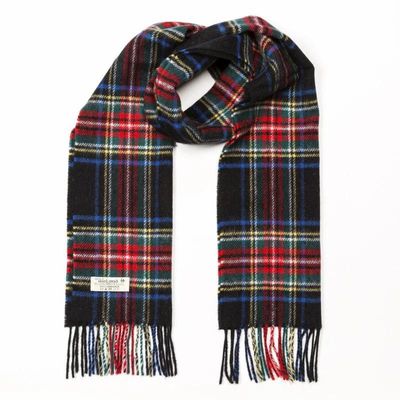 Foto van John Hanly Merino Wollen Sjaal Zwart Stewart Tartan