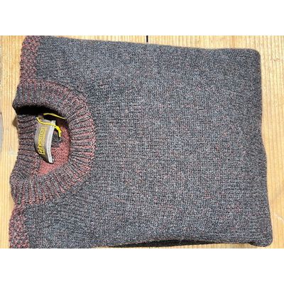 Fisherman out of Ireland Crew Neck met Seed Stitch Dark Umber Foto van Fisherman out of Ireland Crew Neck met Seed Stitch Dark Umber
