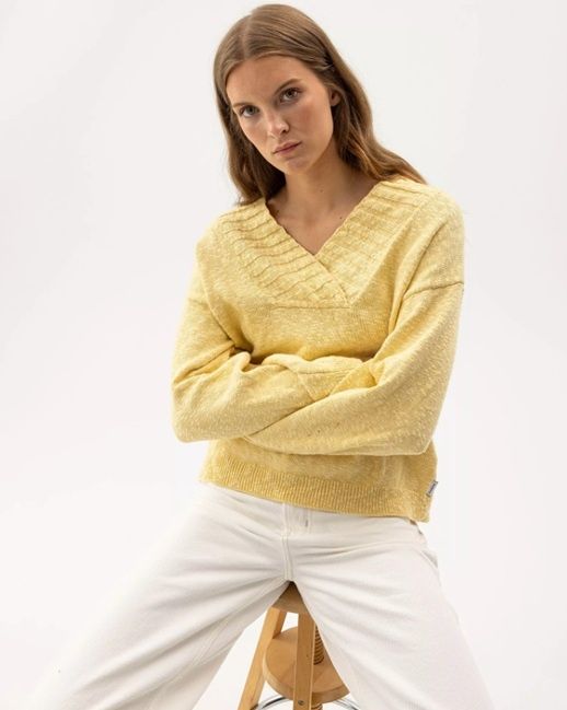 Holebrook Juni V-neck- Straw Holebrook Juni V-neck- Straw