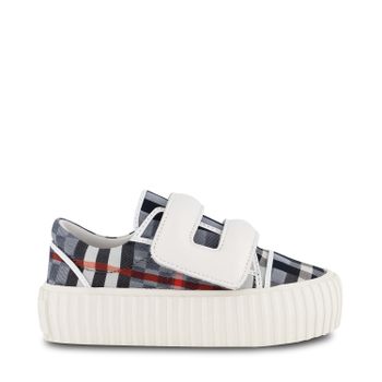Burberry 8049407 kindersneakers licht blauw Afbeelding van Burberry 8049407 kindersneakers licht blauw