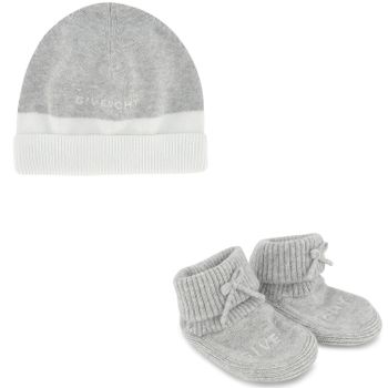 Givenchy H98115 babymutsje licht grijs Afbeelding van Givenchy H98115 babymutsje licht grijs