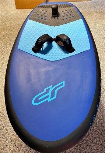 Foto van JP Australia X-Winger IPR 2025 Wingfoil Board 2e Hands