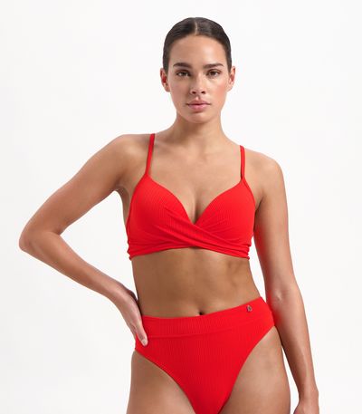Foto van Beachlife Fiery Red twist bikinitop