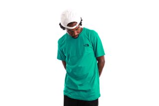 Foto van The North Face T-Shirt M S/S SIMPLE DOME Porcelain Green-TNF Black NF0A2TX52KQ