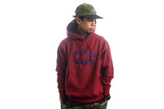 Foto van The Quiet Life Hoodie The Quiet Life x Champion Middle of Nowhere Burgundy 21FAD2-2108