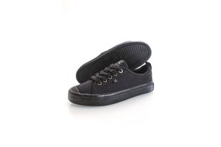 Foto van Cariuma Sneakers OCA Low Canvas Sneaker All Black 100103B10MW