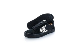 Foto van Cariuma Sneakers CATIBA PRO Skate Ivory Logo All Black Suede and Canvas 400807B13M080