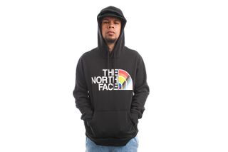 Foto van The North Face Hoodie TNF M PRIDE RECYCLED PULLOVER TNF Black NF0A7QCKJK3