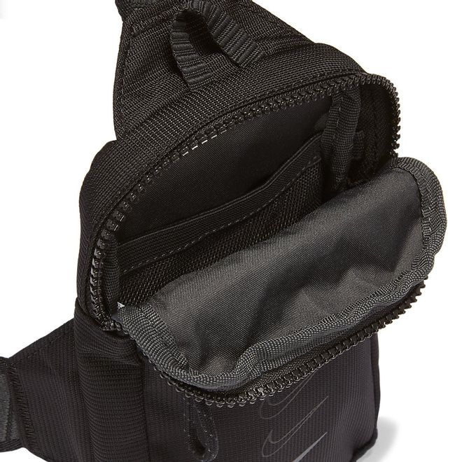 Afbeelding van Nike Sportswear Essentials Heuptas Black
