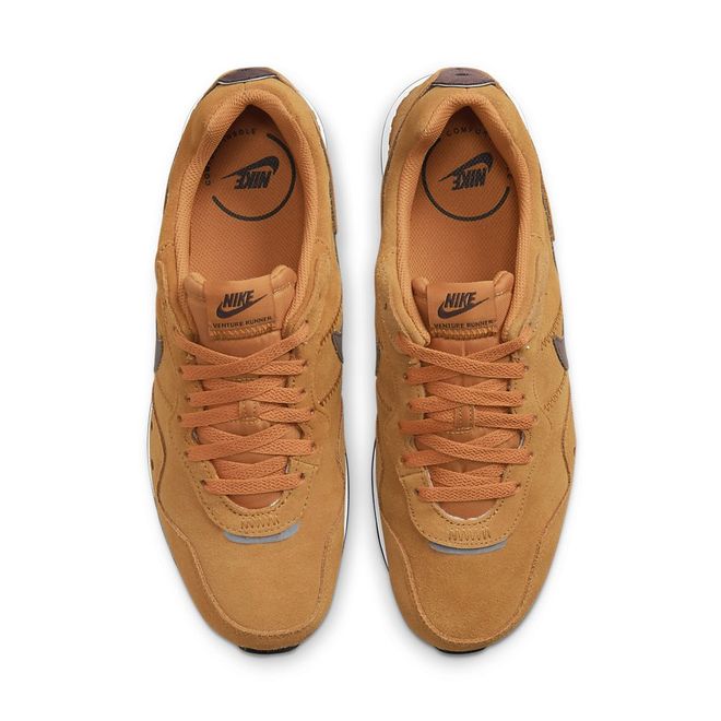 Afbeelding van Nike Venture Runner Suede Cider Brown