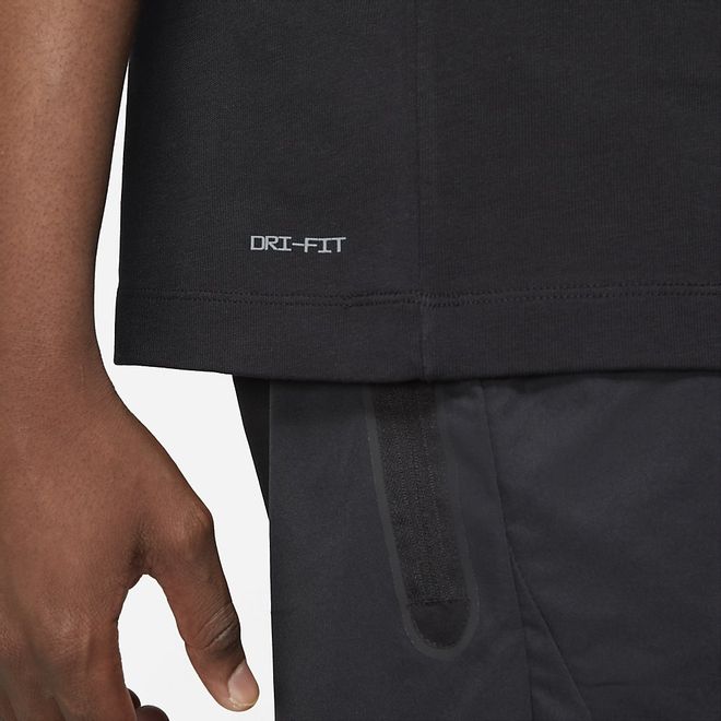 Afbeelding van Nike Sportswear Dri-FIT Tech Essentials Shirt Black