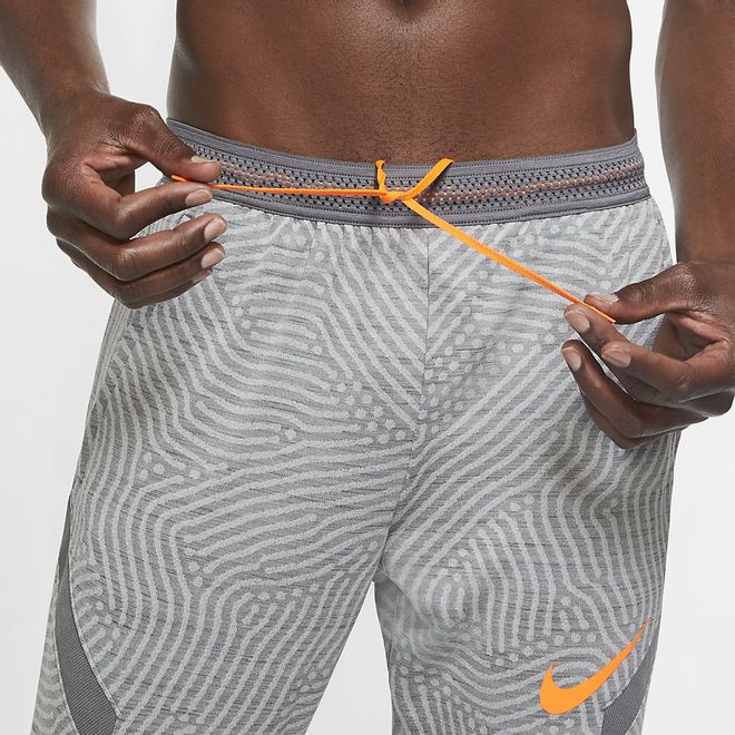 Afbeelding van Nike Dri-Fit Strike Set Smoke Grey