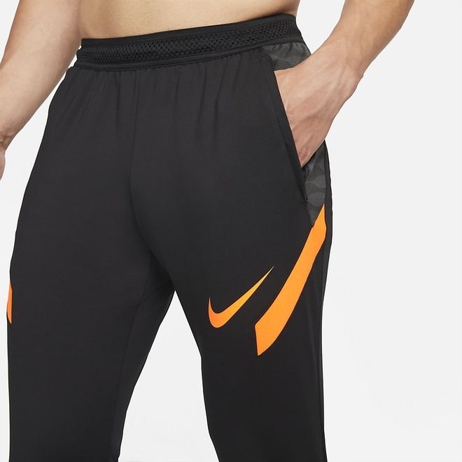 Afbeelding van Nike Dri-FIT Strike Set Black Anthracite Total Orange