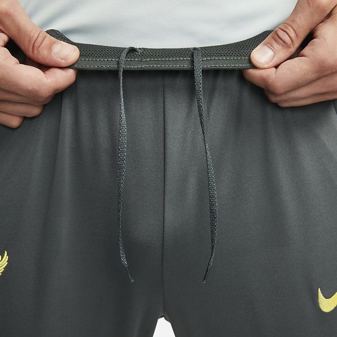 Afbeelding van Liverpool FC Strike Set Wolf Grey