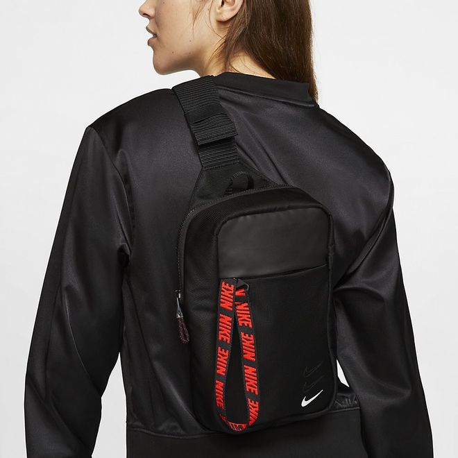 Afbeelding van Nike Sportswear Essentials heuptas Zwart