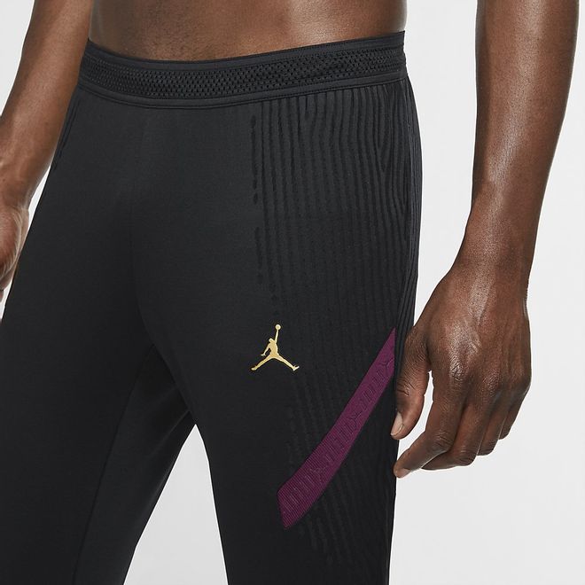 Afbeelding van Paris Saint-Germain VaporKnit Strike Set Truly Gold