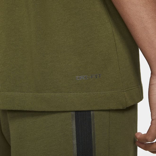 Afbeelding van Nike Sportswear Dri-FIT Tech Essentials Shirt Rough Green