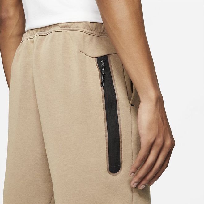Afbeelding van Nike Sportswear Tech Fleece Short Taupe Haze