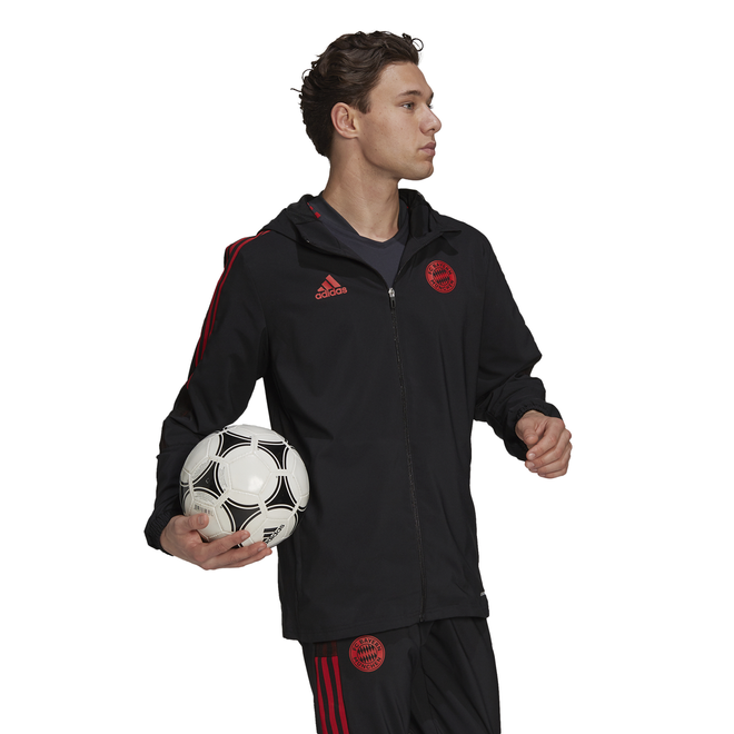 Afbeelding van FC Bayern München Presentatiepak 2021/2022 Black