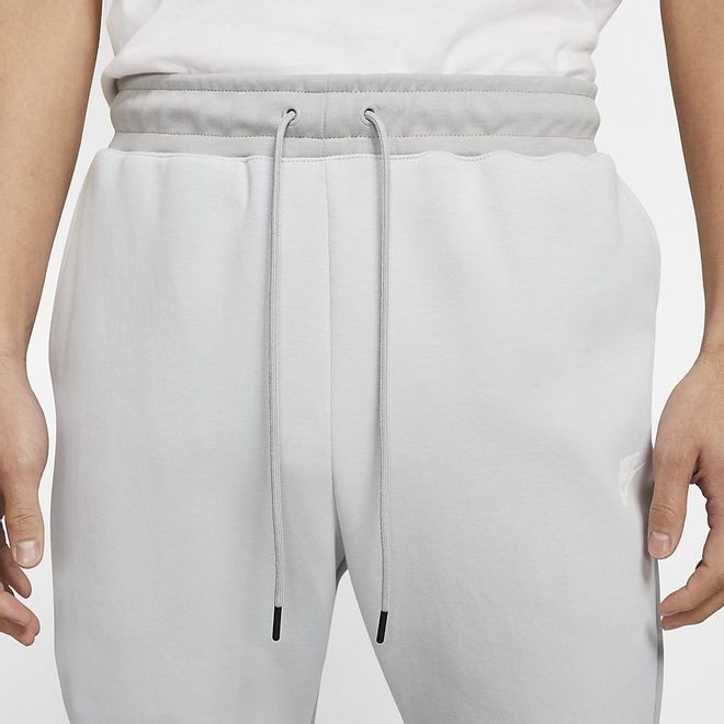 Afbeelding van Nike Tech Fleece Pant Lite Smike Grey