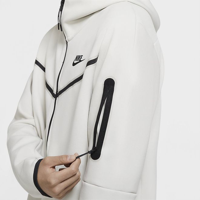 Afbeelding van Nike Sportswear Tech Fleece Hoodie Light Bone
