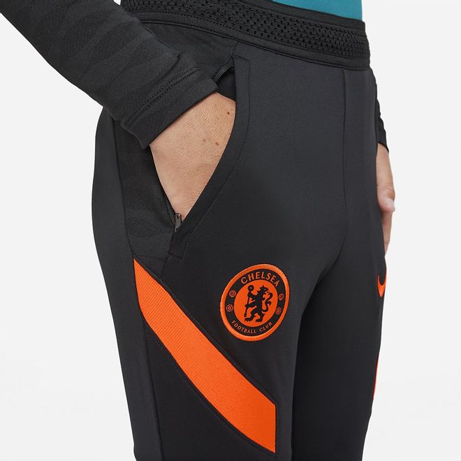 Afbeelding van Chelsea FC Strike Set Kids Black Hyper Crimson