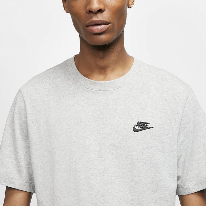 Afbeelding van Nike Sportswear Club T-Shirt Dark Grey Heather
