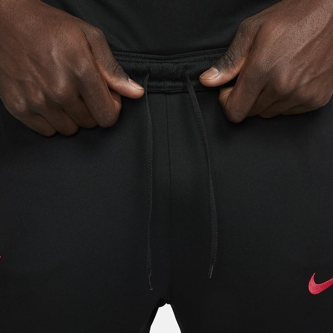Afbeelding van Liverpool FC Strike Trainingspak Black Sirene Red