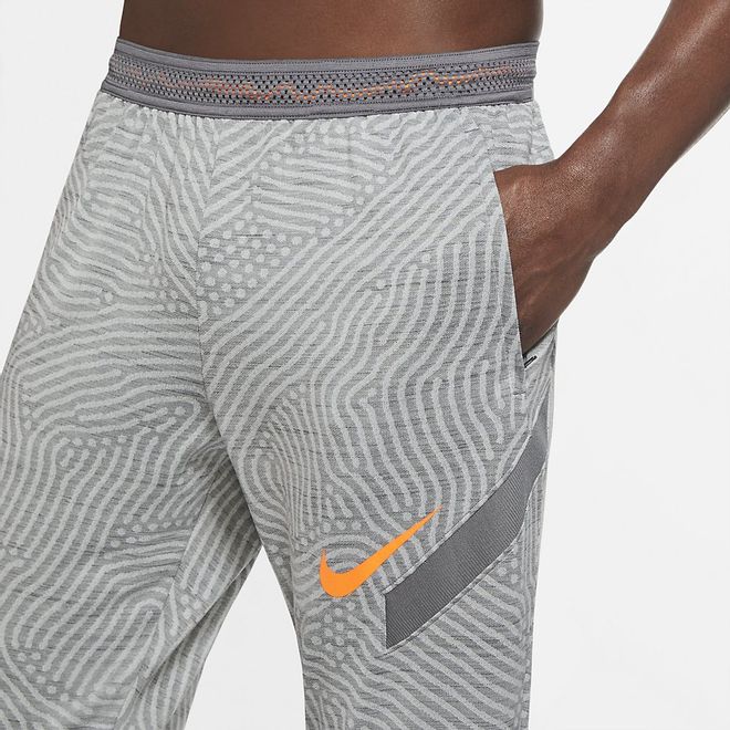 Afbeelding van Nike Dri-Fit Strike Set Smoke Grey
