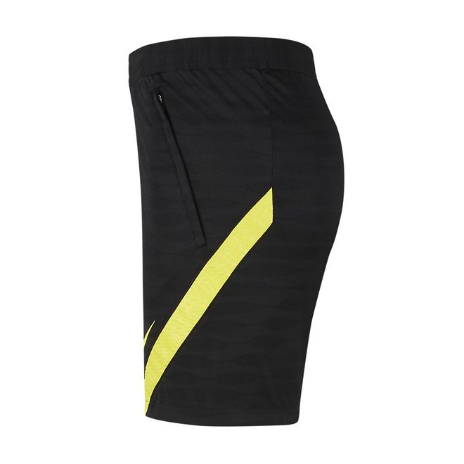 Afbeelding van Chelsea FC Strike Zomerset Black Opti Yellow