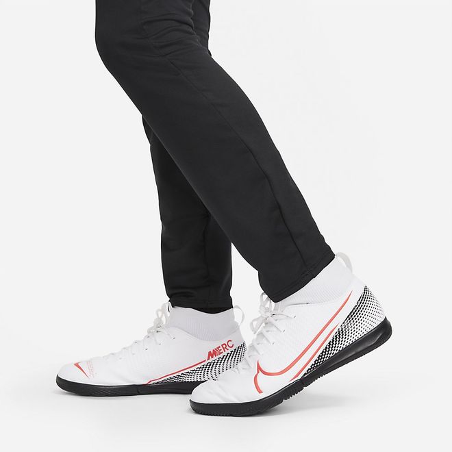Afbeelding van Chelsea FC Strike Set Kids Black Hyper Crimson