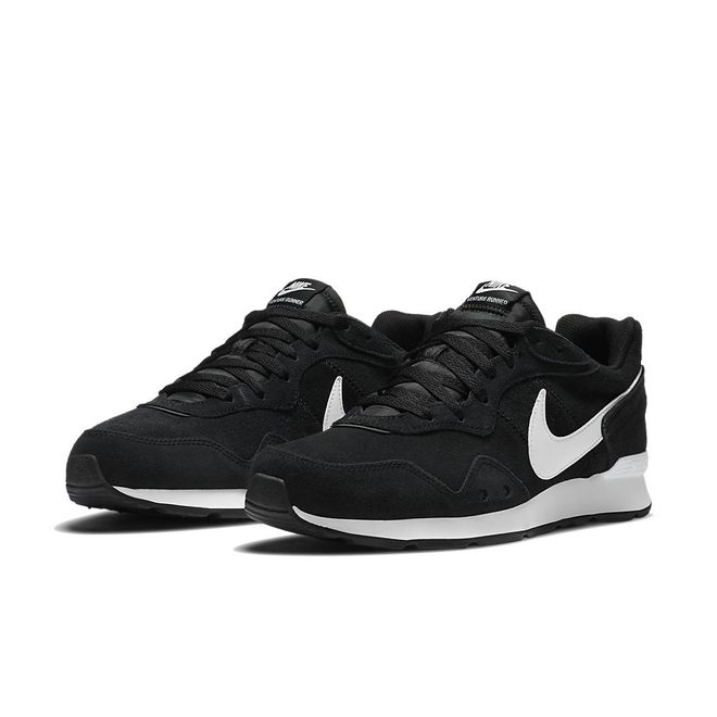 Afbeelding van Nike Venture Runner Suede Black White