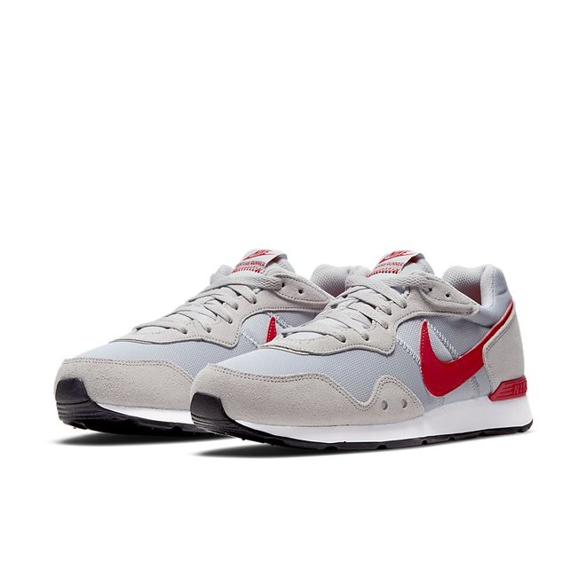 Afbeelding van Nike Venture Runner Grey Fog