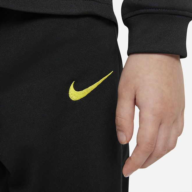 Afbeelding van Chelsea FC Strike voetbaltrainingspak met Dri-FIT voor kleuters Black Opti Yellow