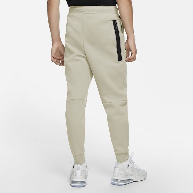Afbeelding van Nike Tech Fleece Pant Light Bone
