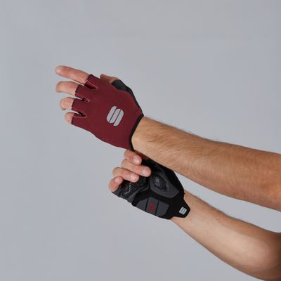 TC GLOVE Foto van TC GLOVE