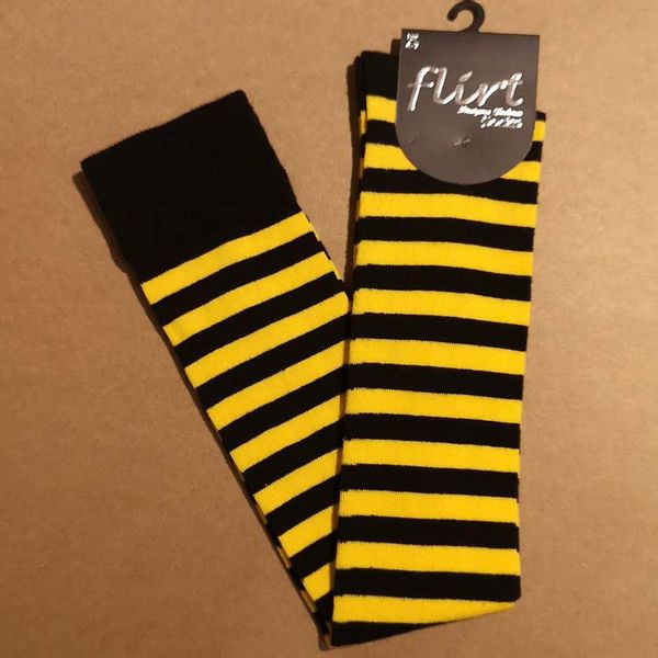 Flirt | Overknee sokken zwart felgeel gestreept