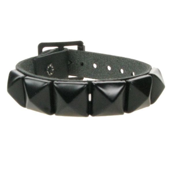 Bullet69 | Leren armband met zwart pyramide studs Bullet69 | Leren armband met zwart pyramide studs