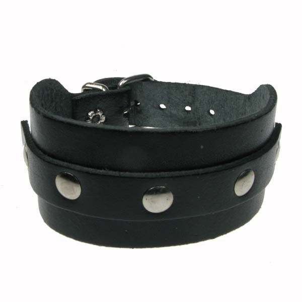 Bullet69 | Brede leren armband 38mm, zwart met platte ronde studs Bullet69 | Brede leren armband 38mm, zwart met platte ronde studs