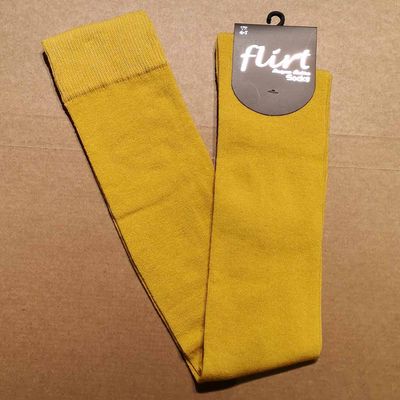 Foto van Flirt | Overknee sokken mosterd geel