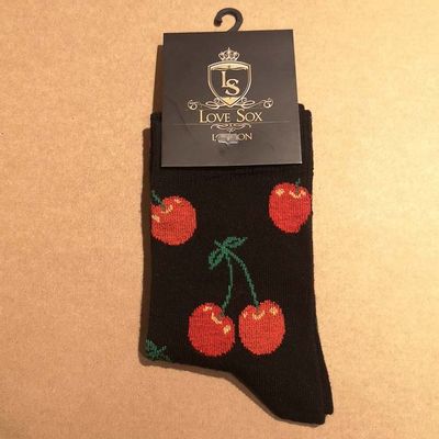 Love Sox | Zwarte sokken met rode kersen