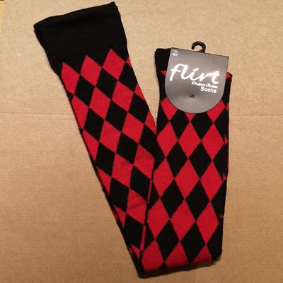 Foto van Flirt | Overknee sokken zwart rood geruit